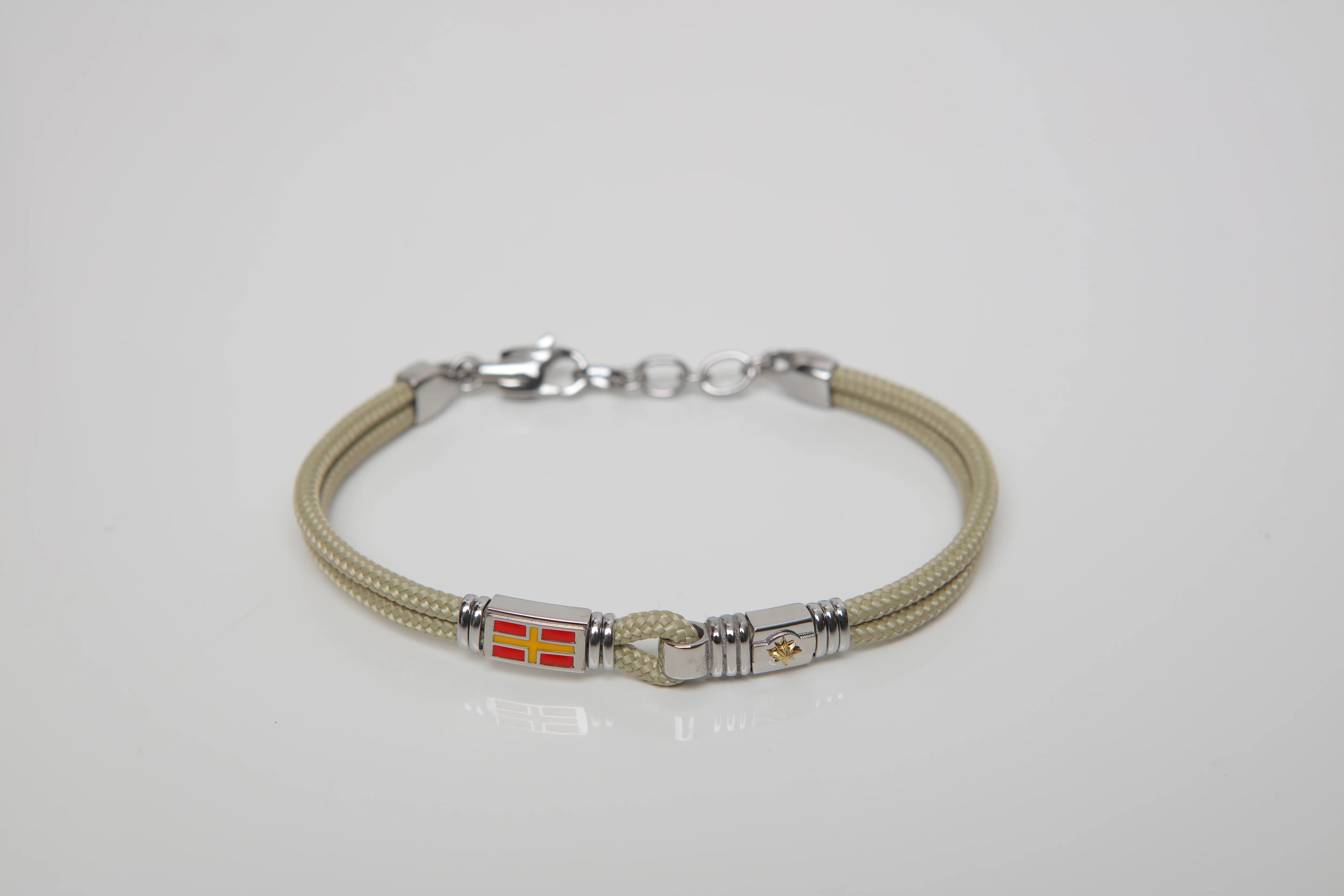 Stainless steel bracelet with micro-cast blank and light beige nautical rope