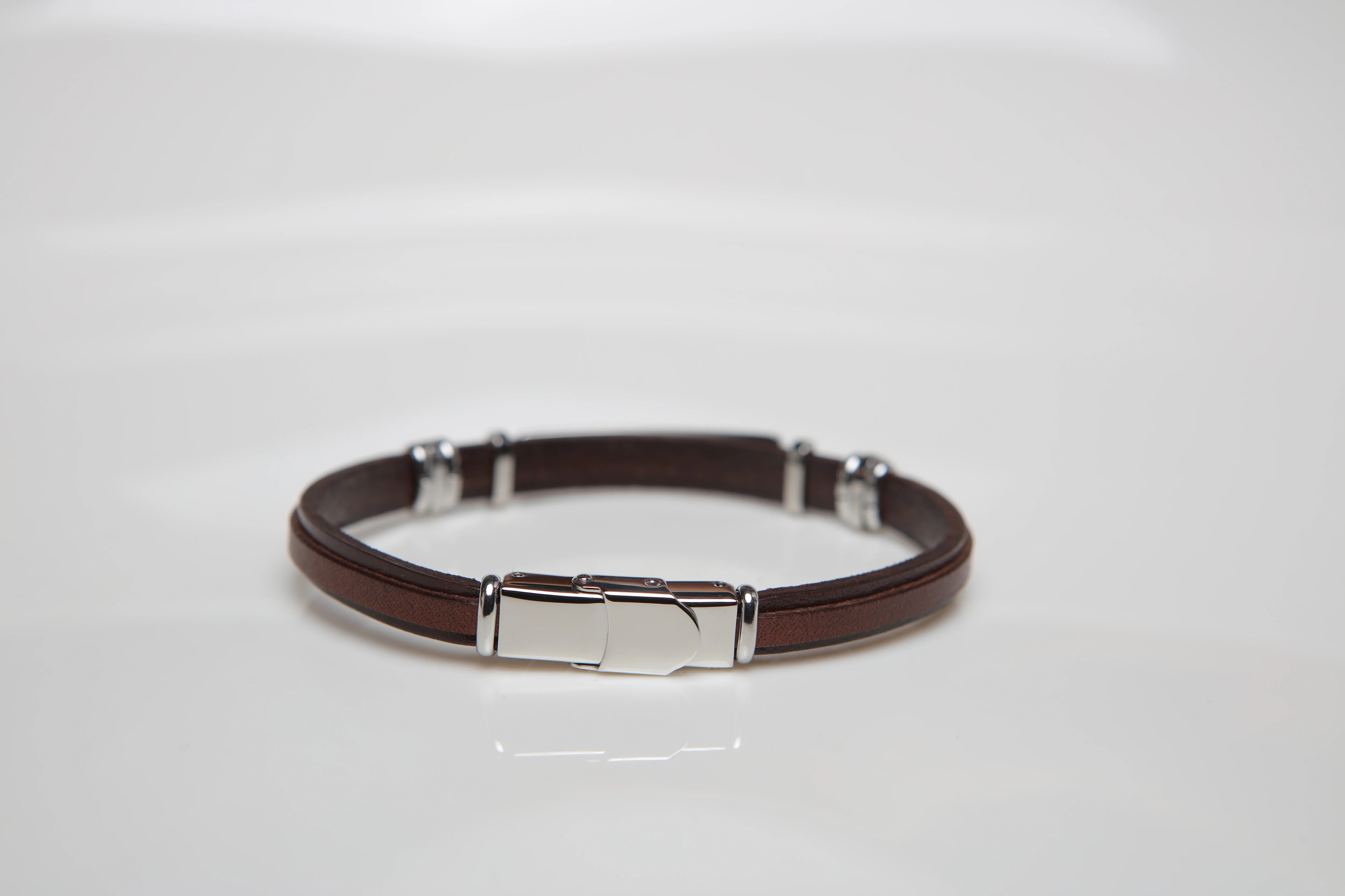 Stainless steel and brown leather bracelet with wind rose gold